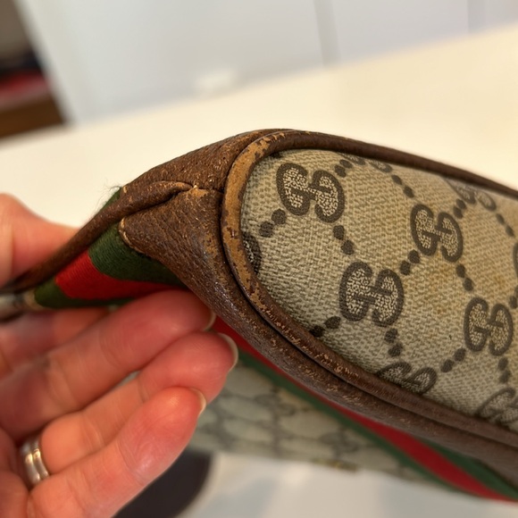 Authentic Gucci Sherry collection logo stripe shoulder bag with adjustable strap - Picture 11 of 16